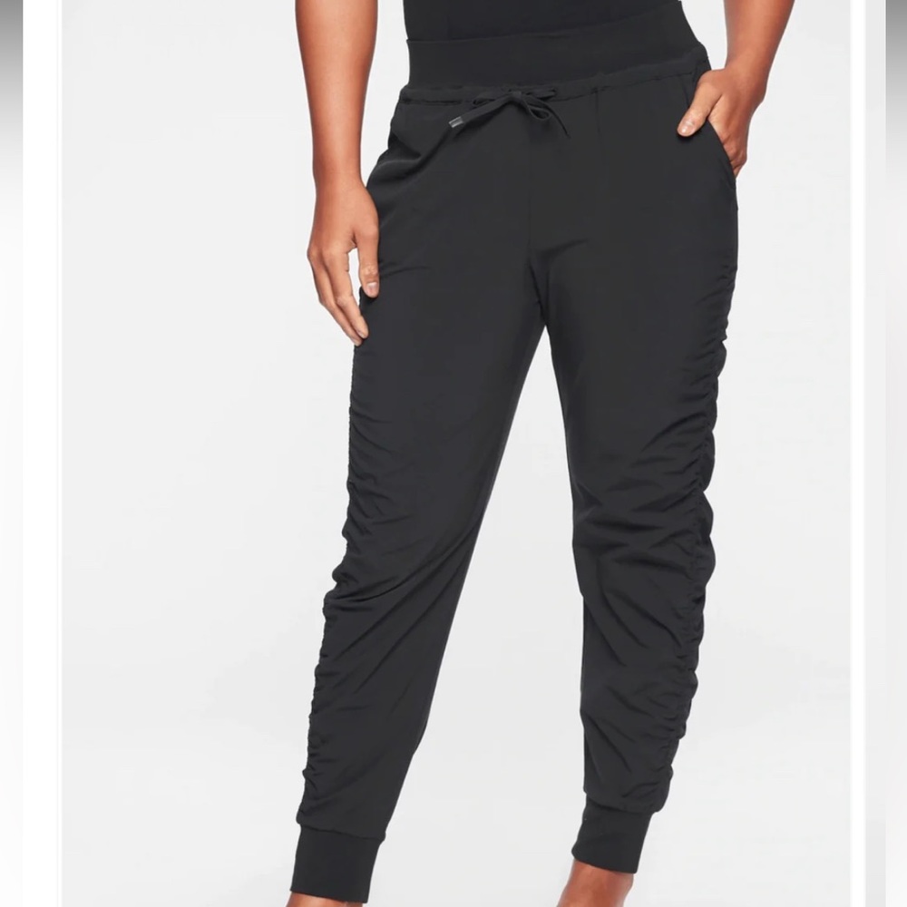 Athleta Attitude Pant Jogger Athletic Pants Black Women's Size 10